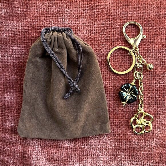 ABSTRACT FLOWER Bag Charm Black and Gold Tone 🌺 - Picture 3 of 10